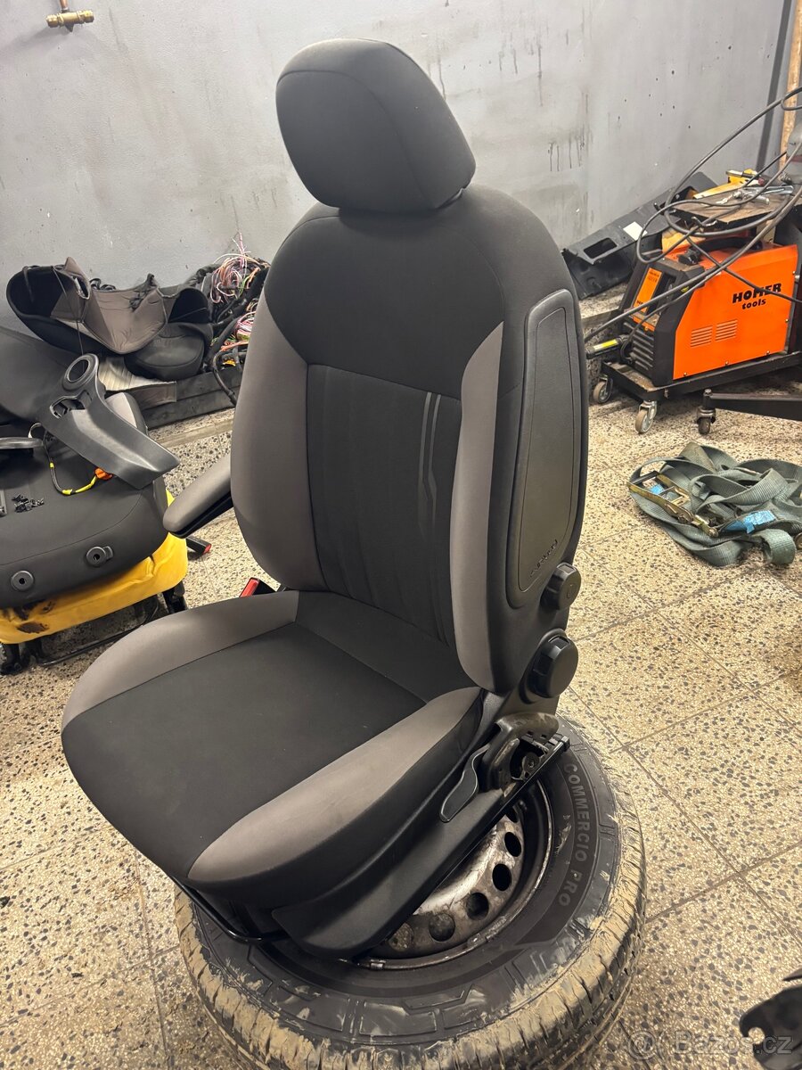 Fiat Doblo Combo Sedačka řidiče