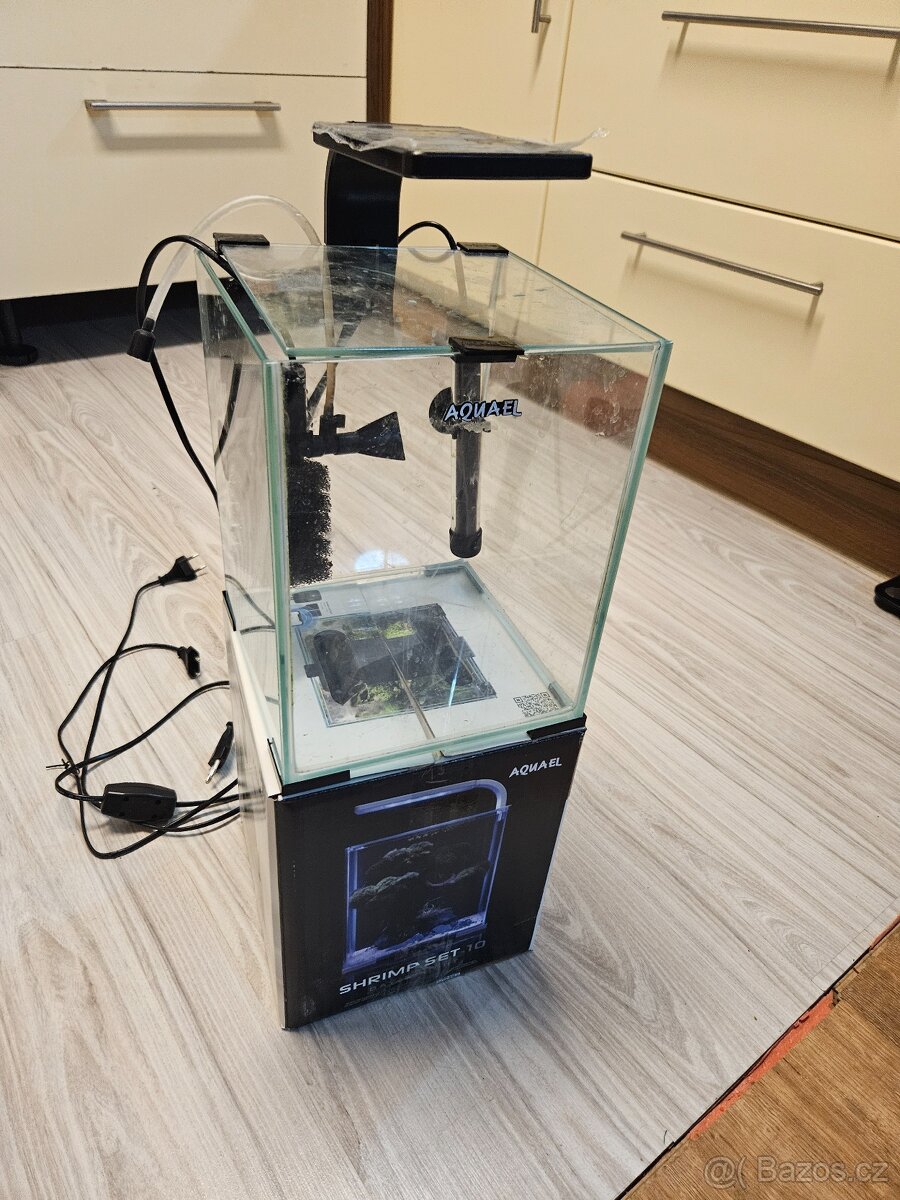 Akvárium 10L pro Betu nebo krevetky s příslušenstvím v záruc