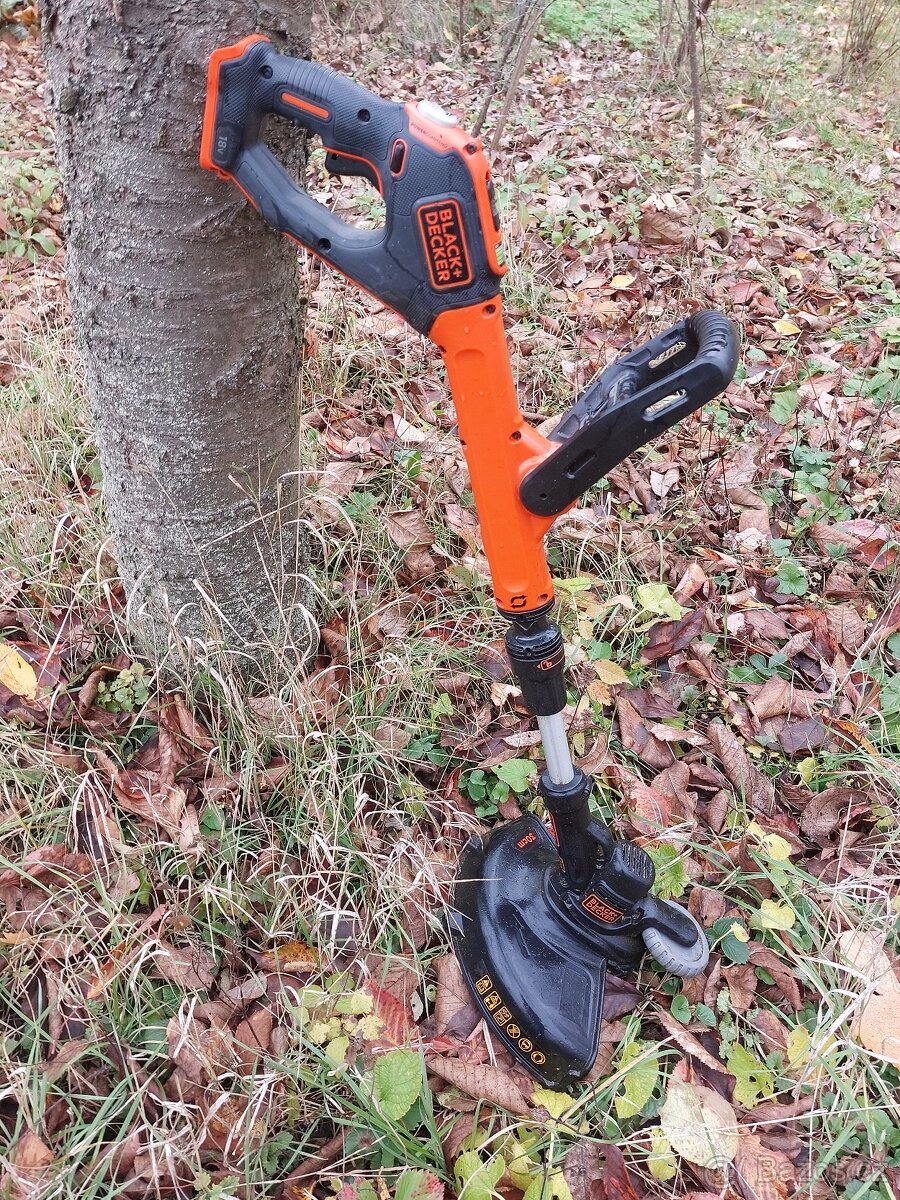 Black+Decker Aku vyžínač+2 baterie+2 struny+štít