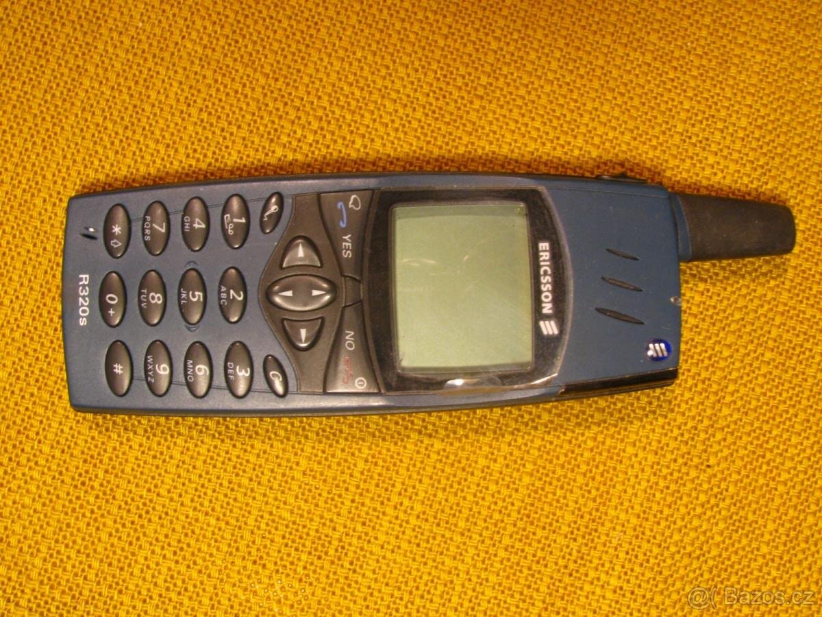 ERICSSON R320 jako nový, nepoužívaný, + pouzdro rok 2000+
