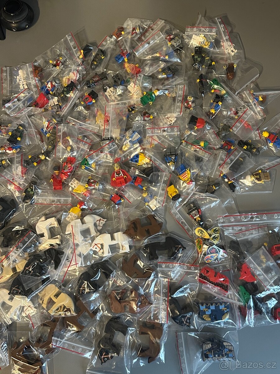 Lego figurky Castle/Pirates/Western