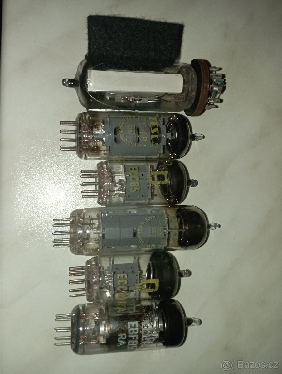 Sada všech 6ks elektronek z rádia Tesla 541A