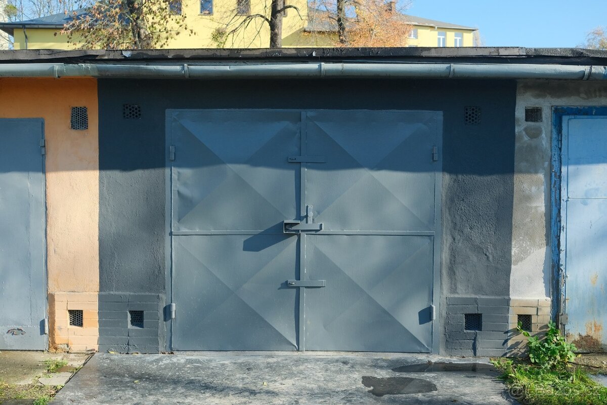 Pronajmu garáž 21 m² s montážním kanálem – Ostrava Přívoz