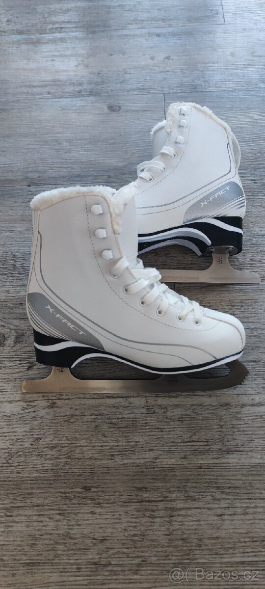 Dívčí/dámské lední brusle