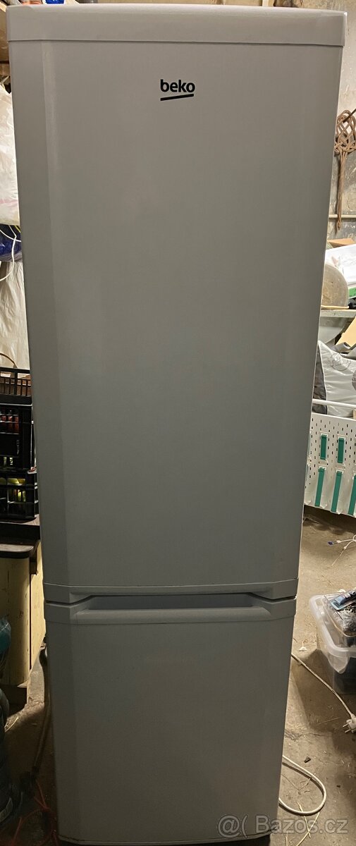 Lednička Beko CNA 29120
