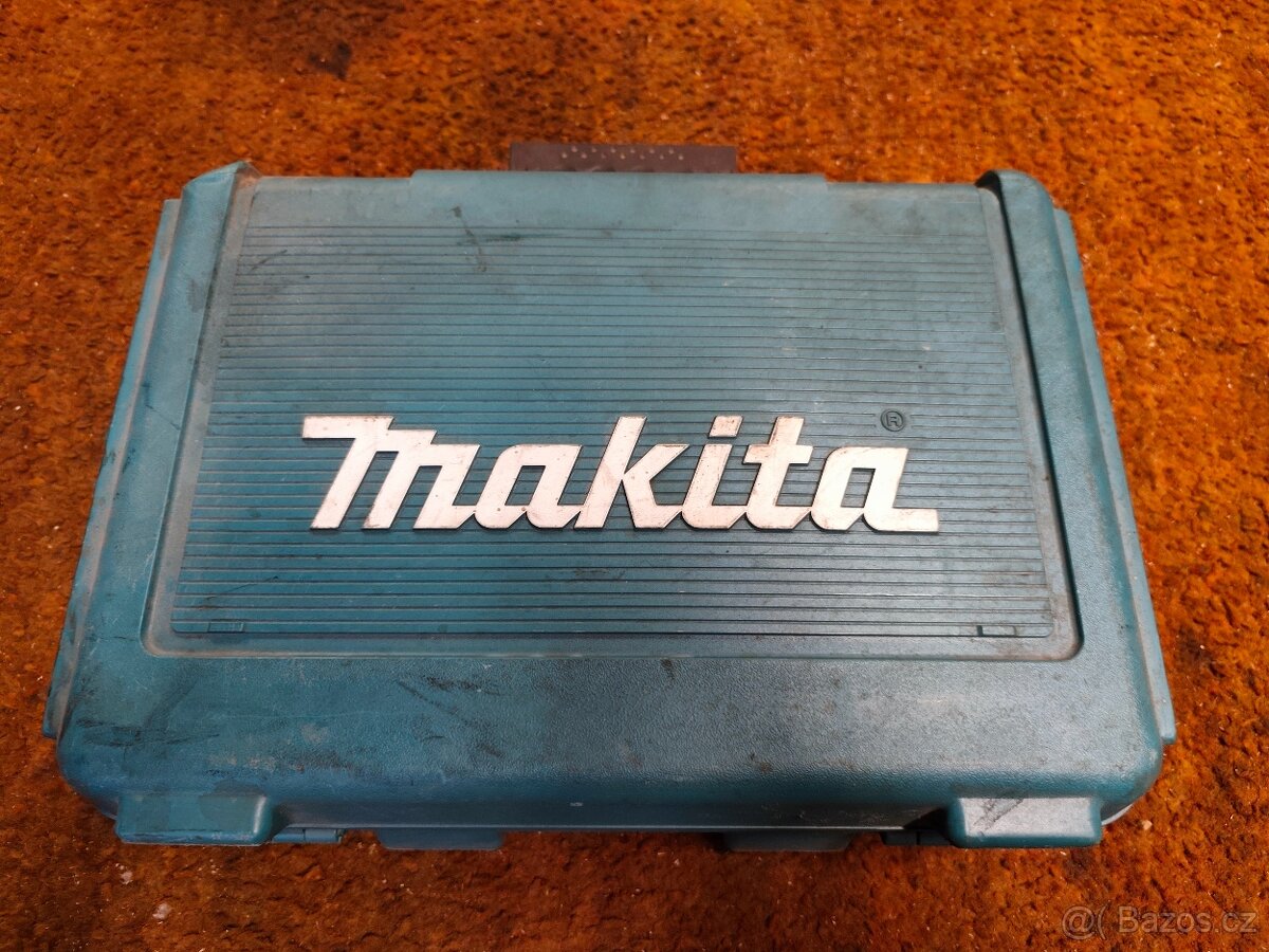 Makita kufr, nabíječka