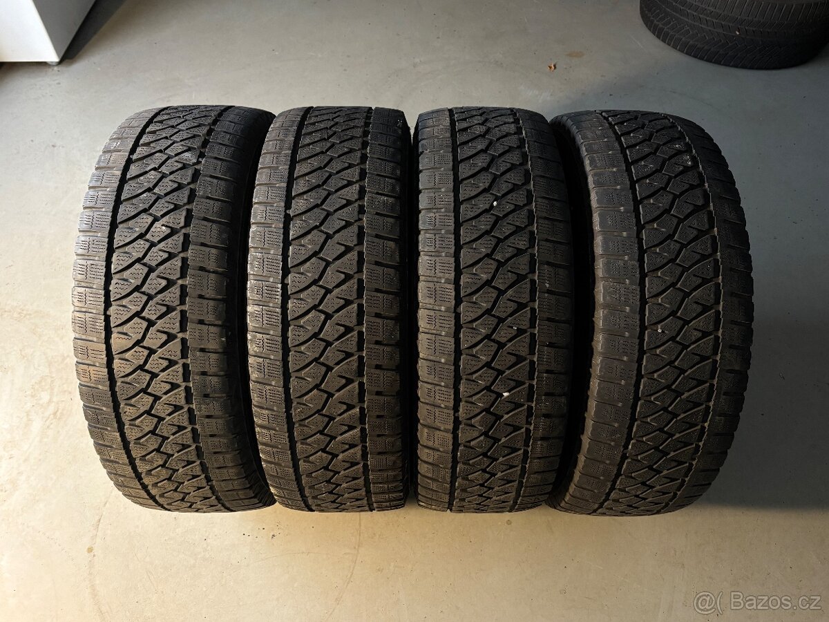 Zimní pneu Bridgestone 235/65R16C