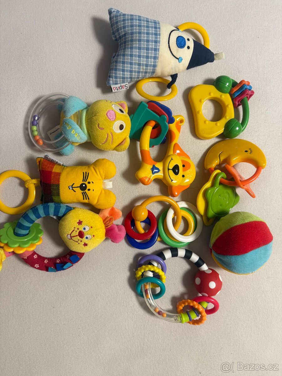 Chrastítka pro miminko