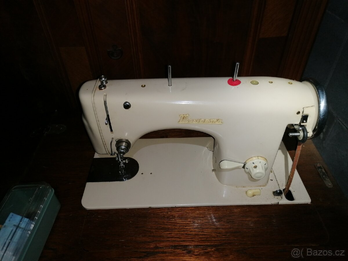 Šicí stroj Minerva