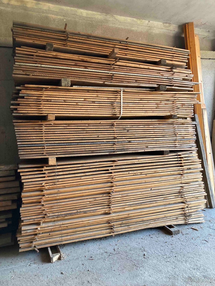 Stavební prkna sámovaná