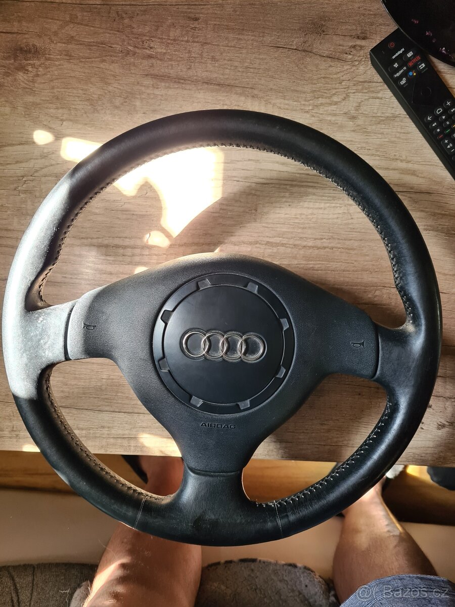 Tříramenný volant Audi
