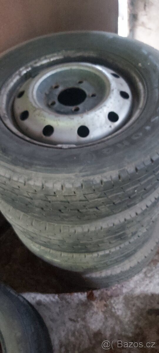 Prodam 4 plechove disky s pneu na Rnault Master, Opel Movano
