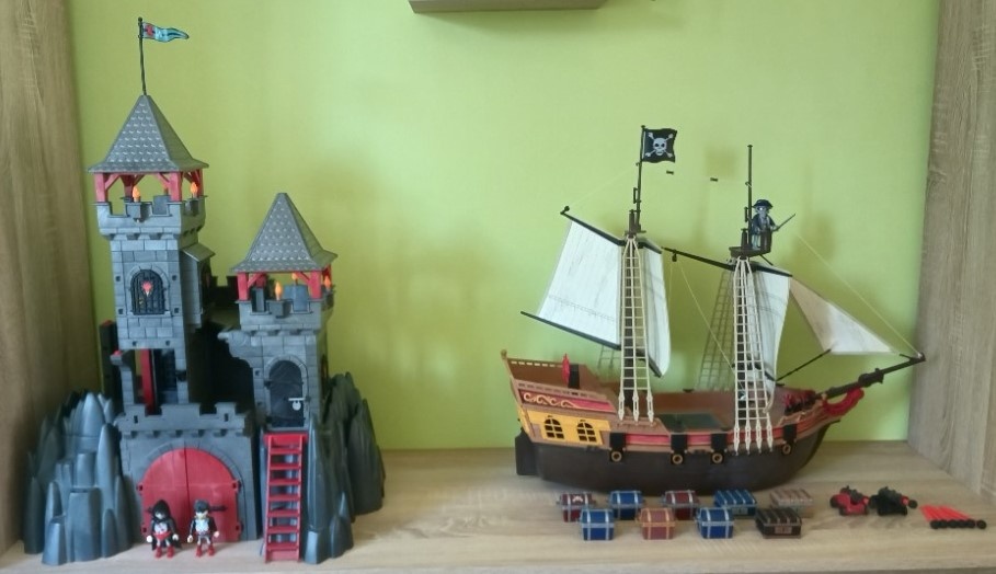 HRAD A LOĎ OD FIRMY PLAYMOBIL