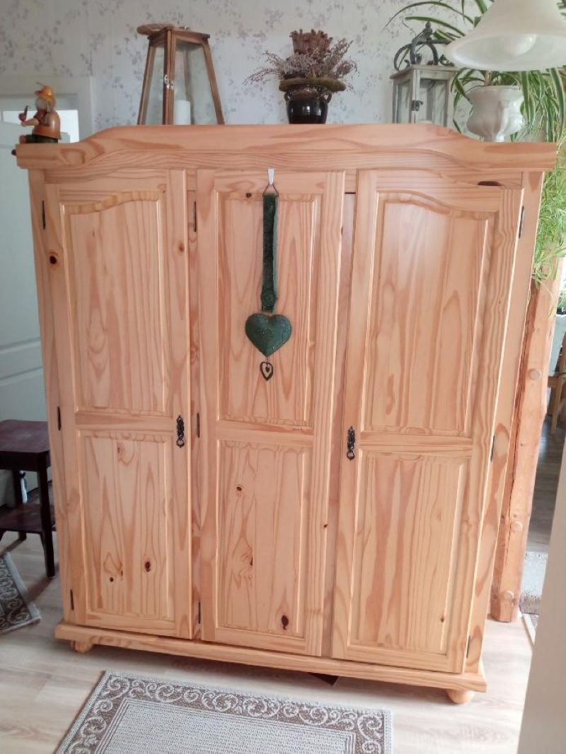 Šatní skříň - masivní borovice, výška 180cm