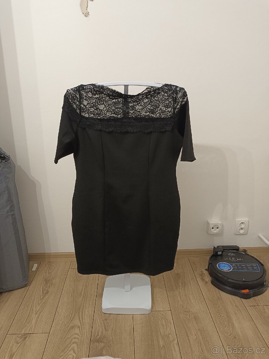 Šaty černé s krajkou krátké vel.44/46 Bonprix