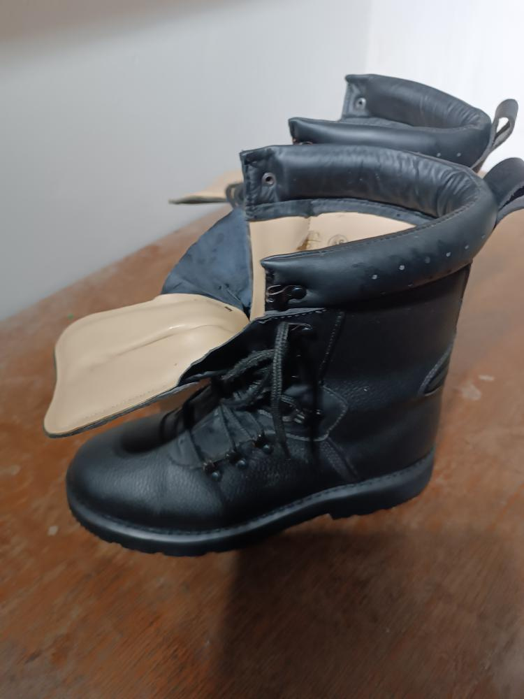 bojové BW boty kožené vel.46 1.300,-