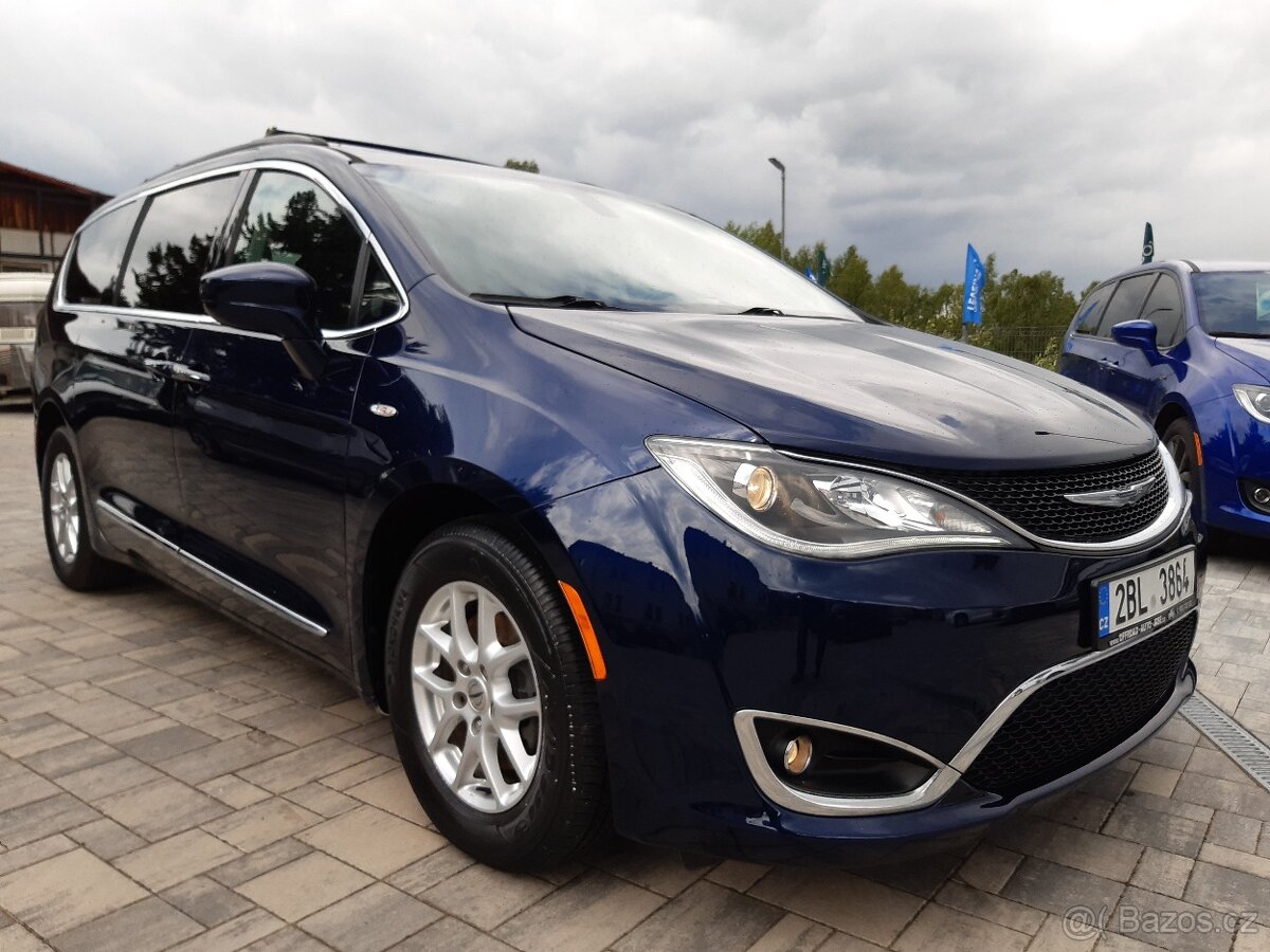 Chrysler Pacifica 3,6L V6 Touring L, 7 míst. kůže, kamera