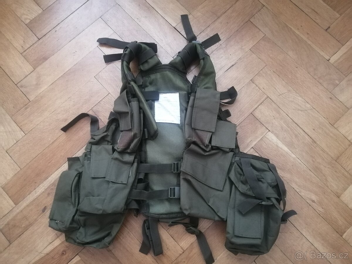 Taktická vesta MFH 30993B - olivově zelená, 12 taštiček - NO