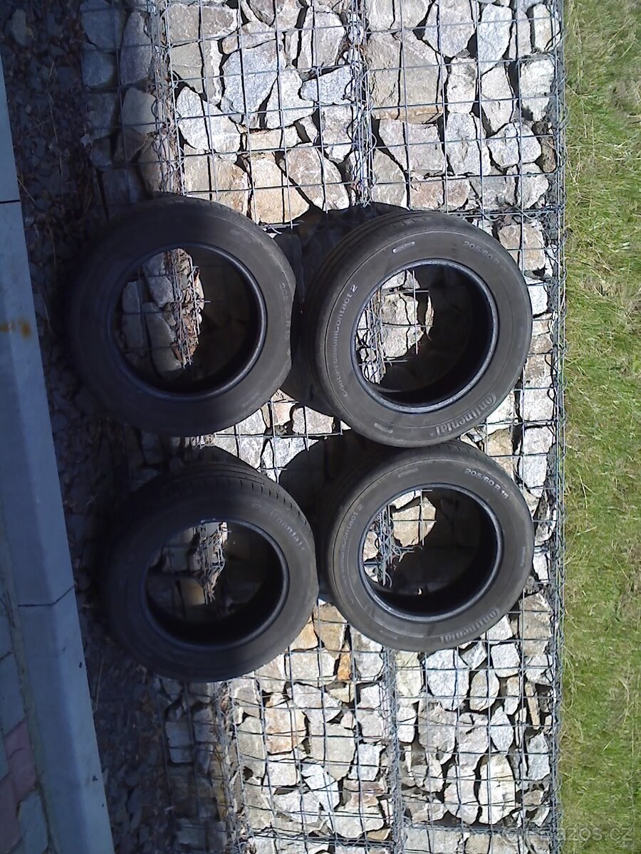 prodám pneu 205/60 r 15  Continental