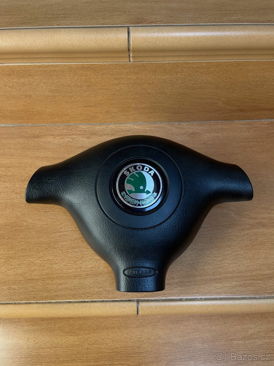 Škoda Airbag do tříramenného volantu - slušný stav