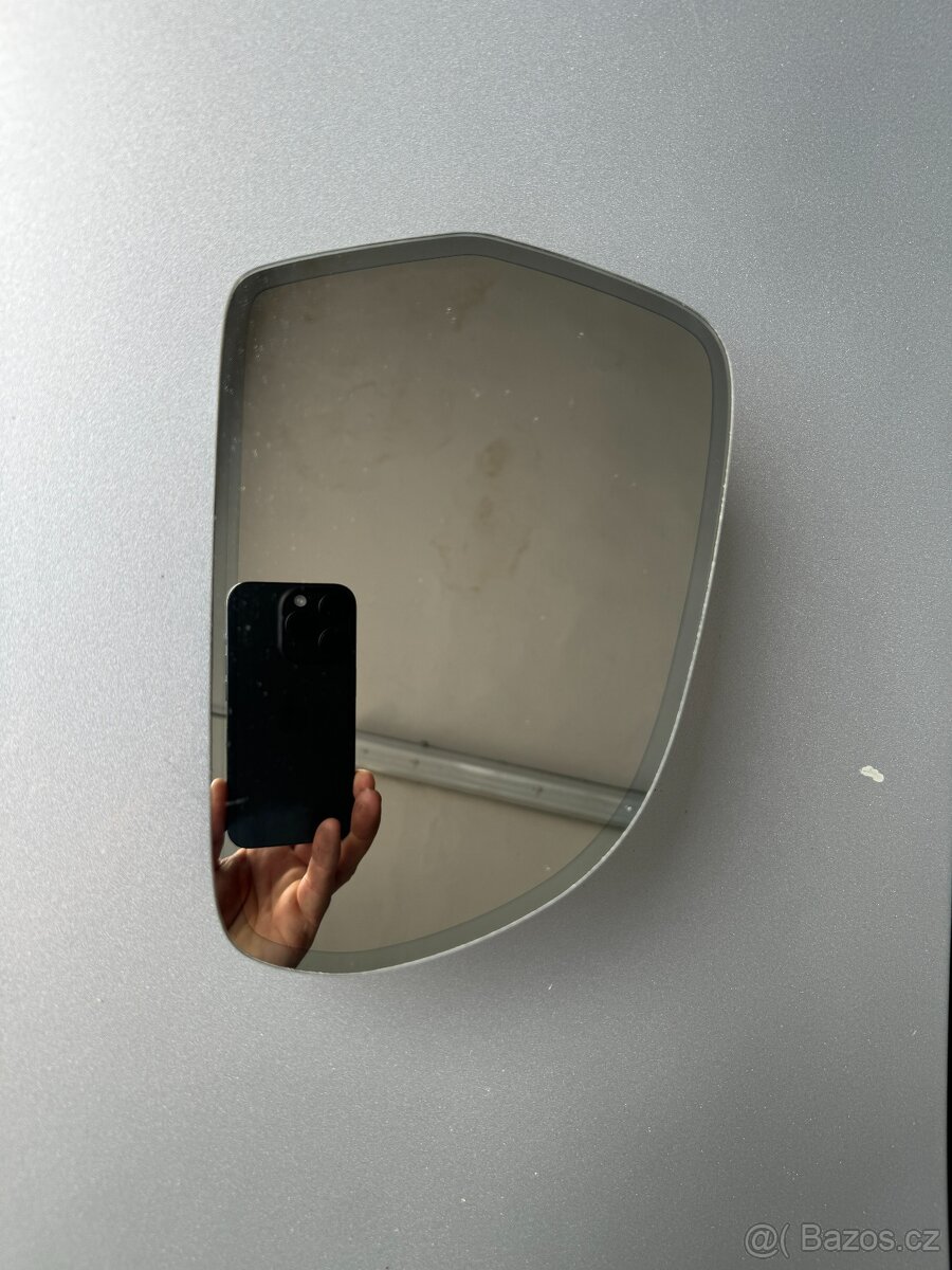 Sklo zrcátka pravé,levé automaticky odcloněné vyhř. Škoda