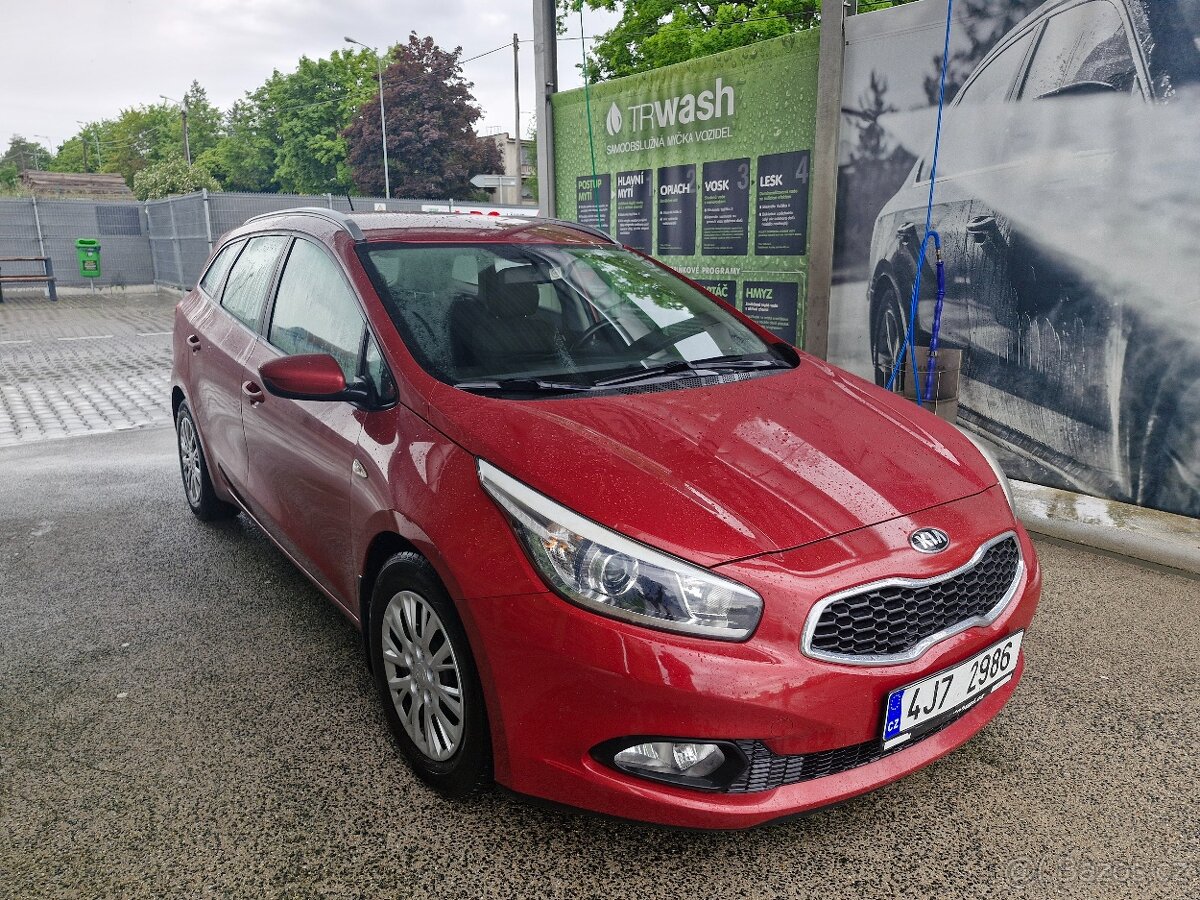 Kia ceed 1.6gdi r.v 2012 koupeno v čr najeto 100092km