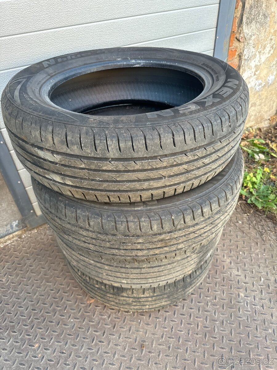 Letni 215/60 r17