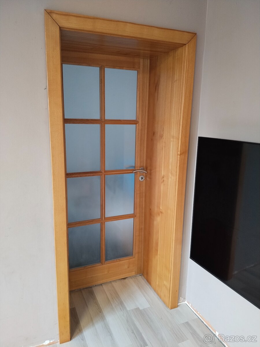 Vnitřní interiérové dveře masiv s obložkou