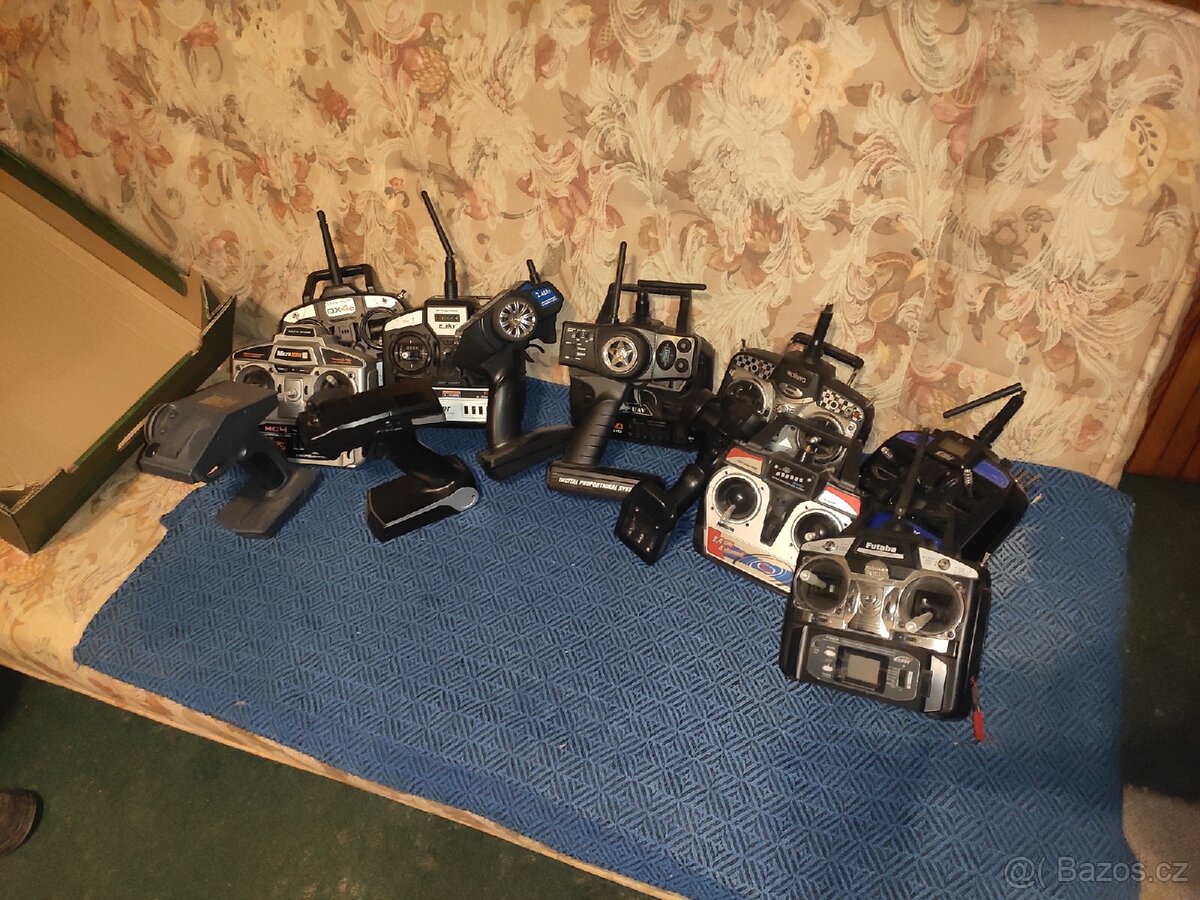 Vysílače k RC modelům