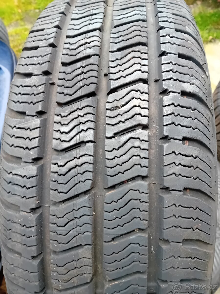Prodám Sadu pneu 195/60/16/C Zátěžové Zimni