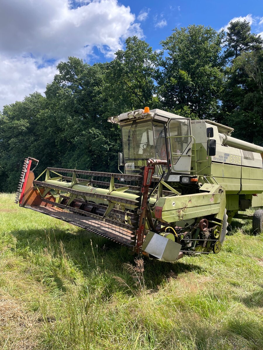 Kombajn E524