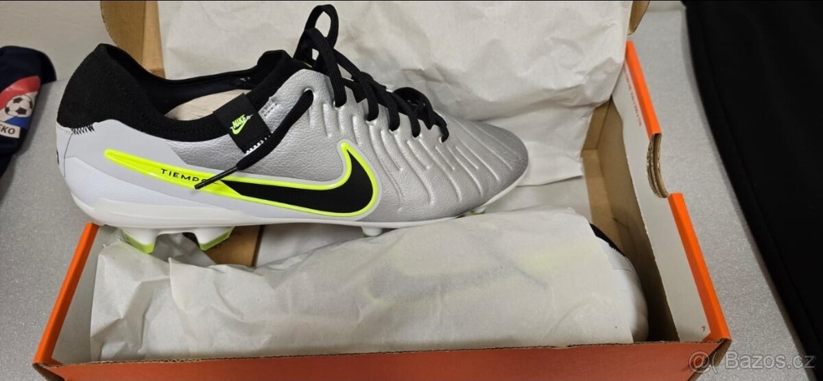 Nike Tiempo