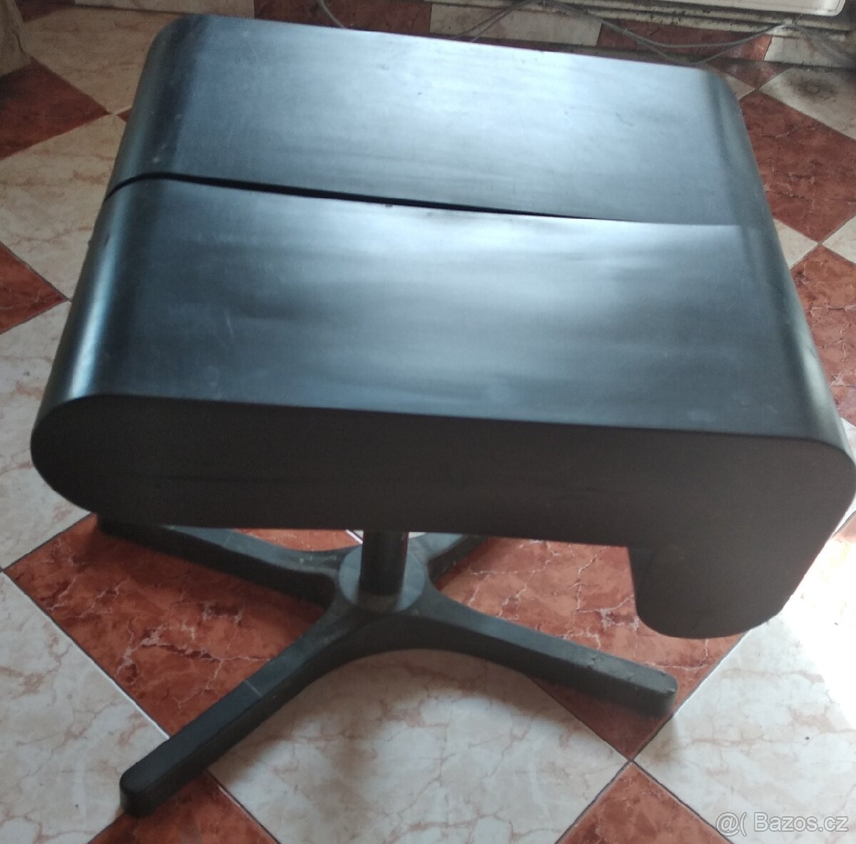 IKEA Stolek na notebook s úložným prostorem