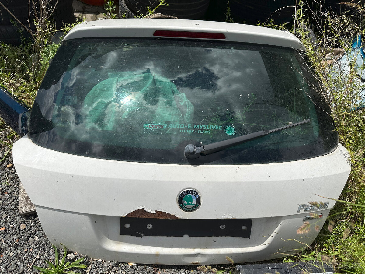 Škoda Fabia 2 Kombi páté zadní dveře, okno