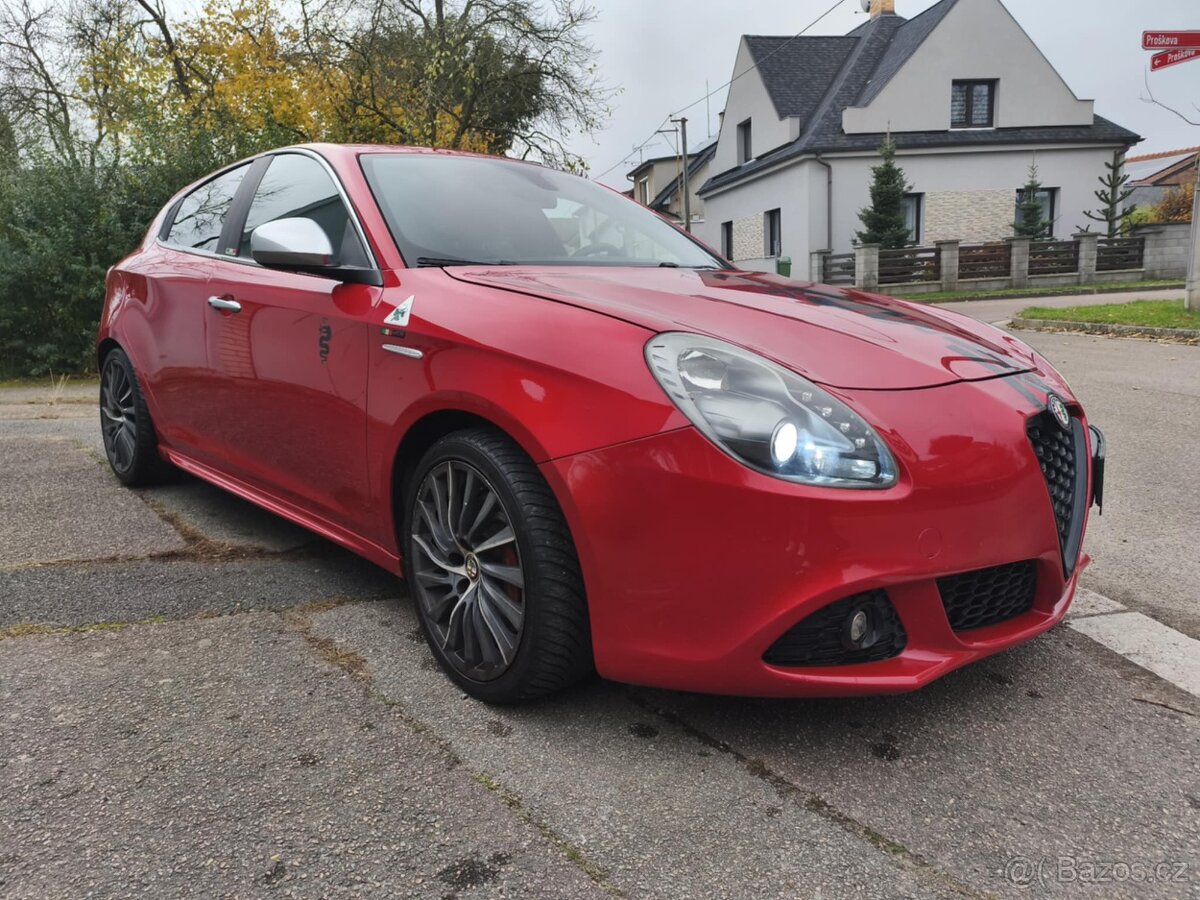Alfa Romeo giulietta quadrofoglioverde