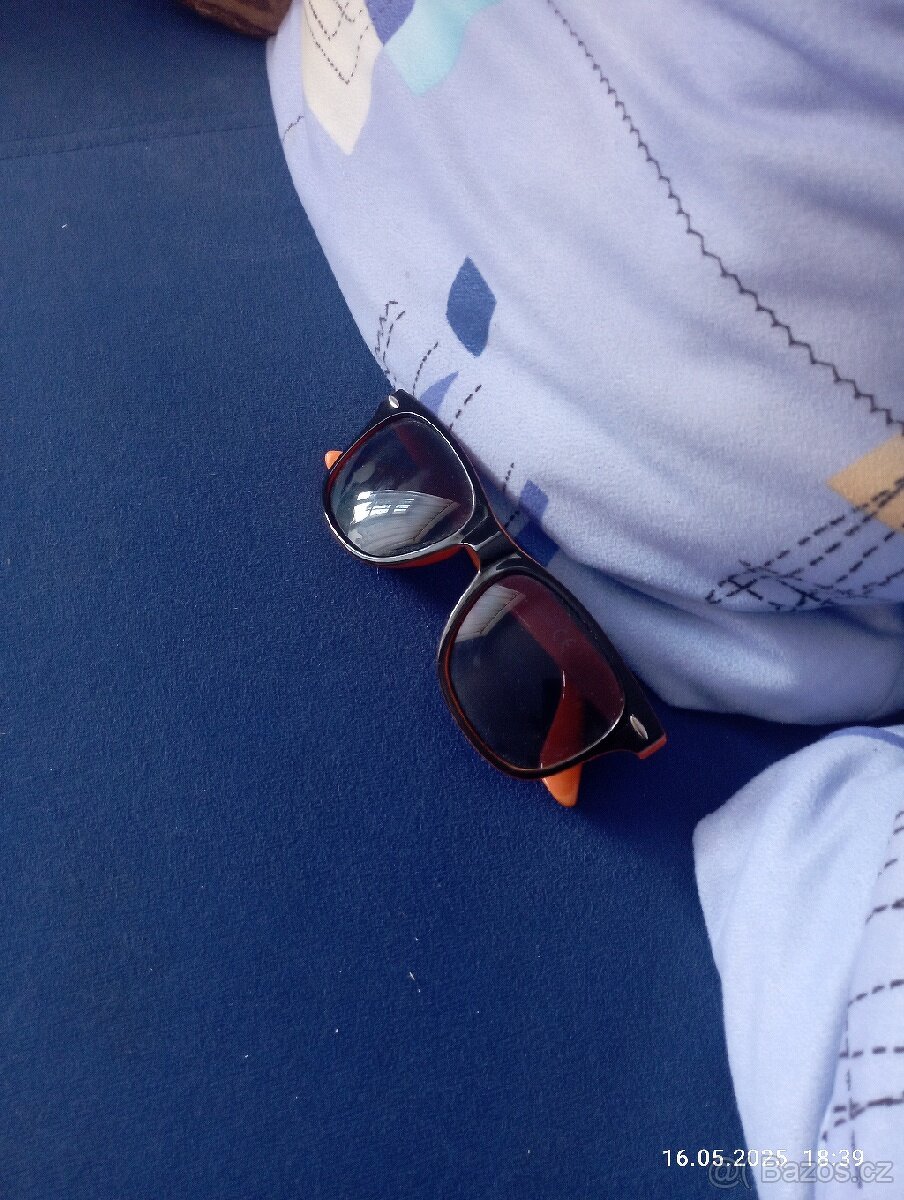 Prodáme sluneční brýle.TOP STAVY.