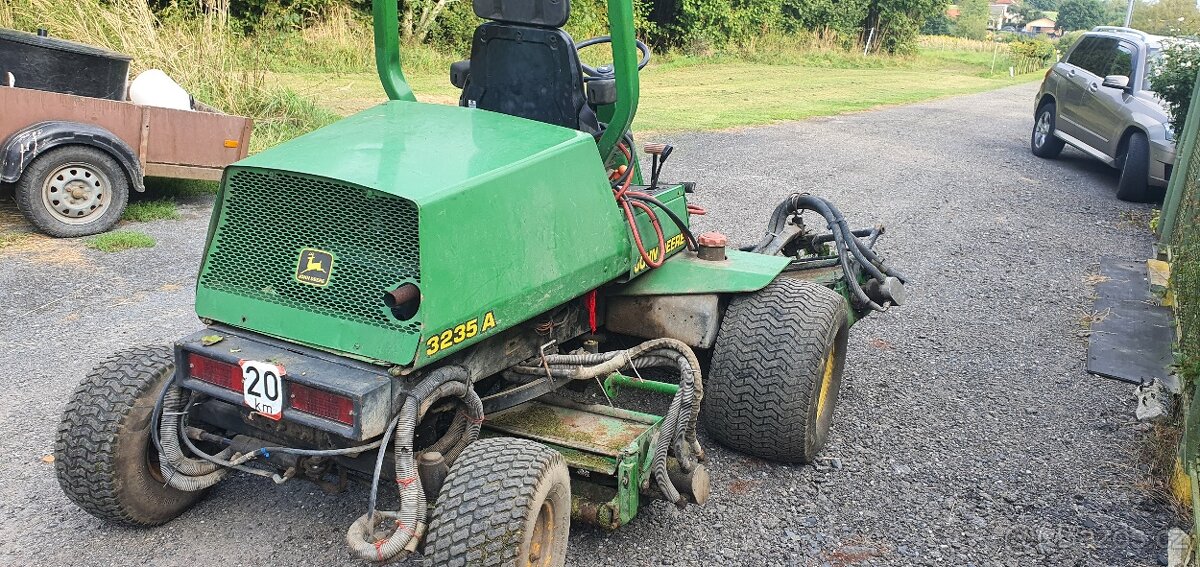 john deere 3235