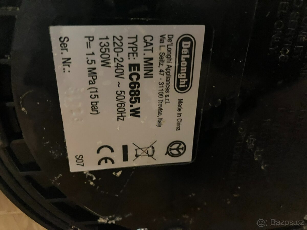 Kávovar DeLonghi EC 685.W