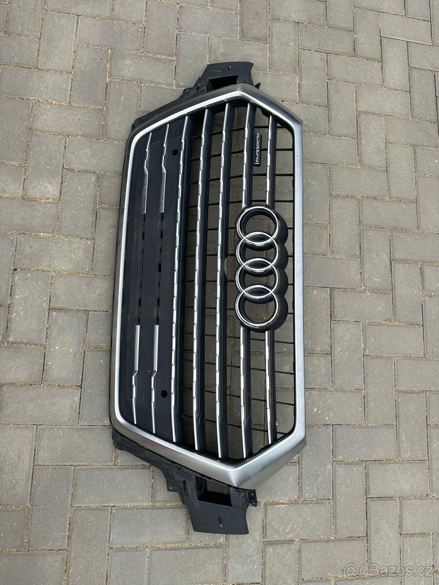 Audi q7 maska