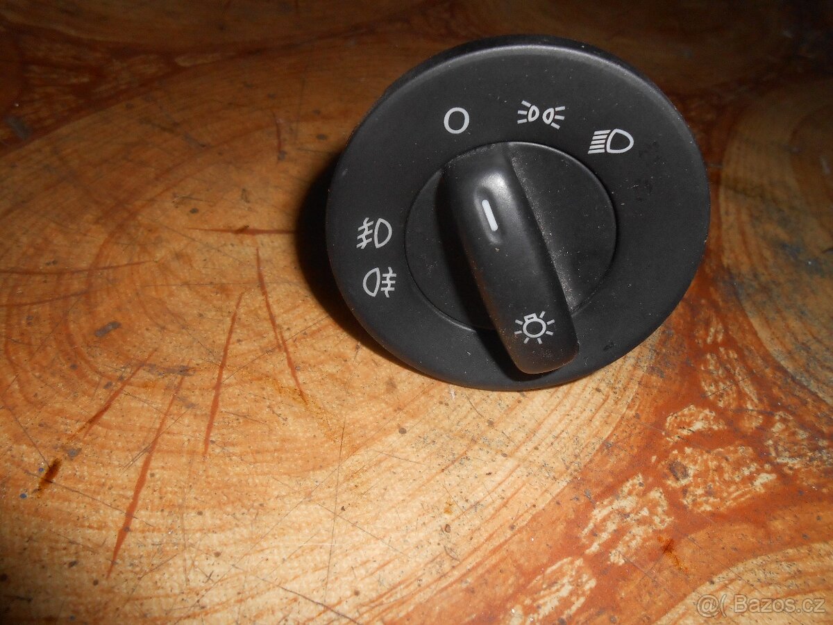 prodam prepinac svetel na skoda octavia 2
