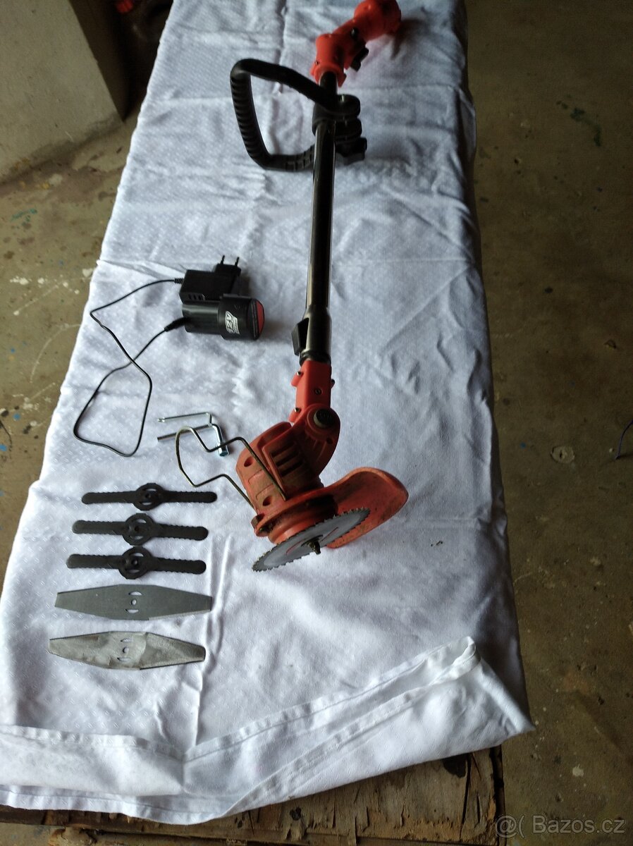 akumulátorový vyžínač