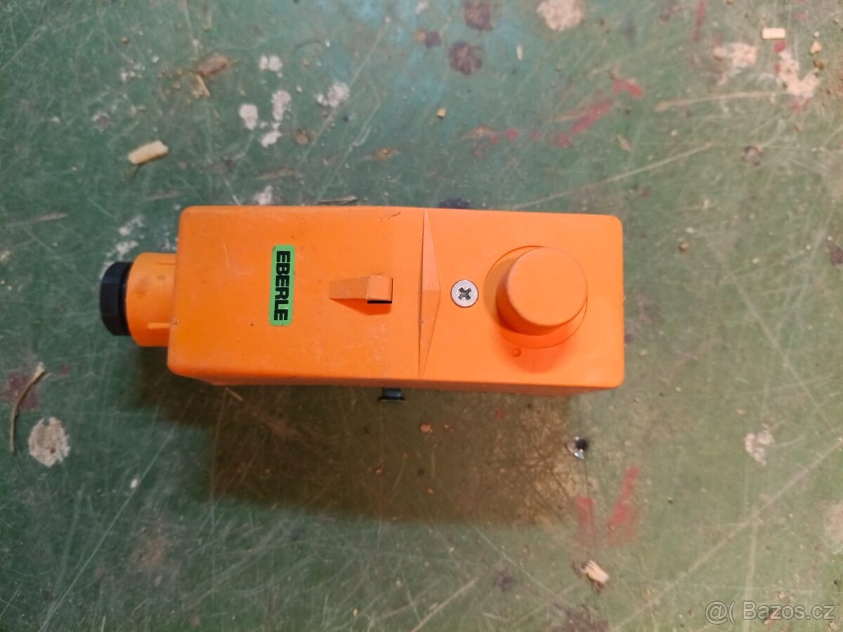 Příložný termostat na trubky EBERLE (oranžový)