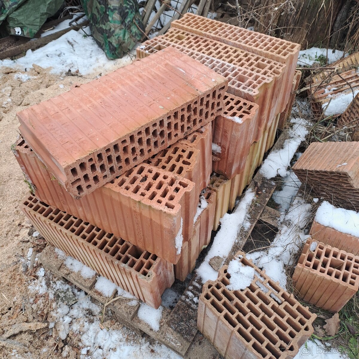 Prickove cihly porothrem