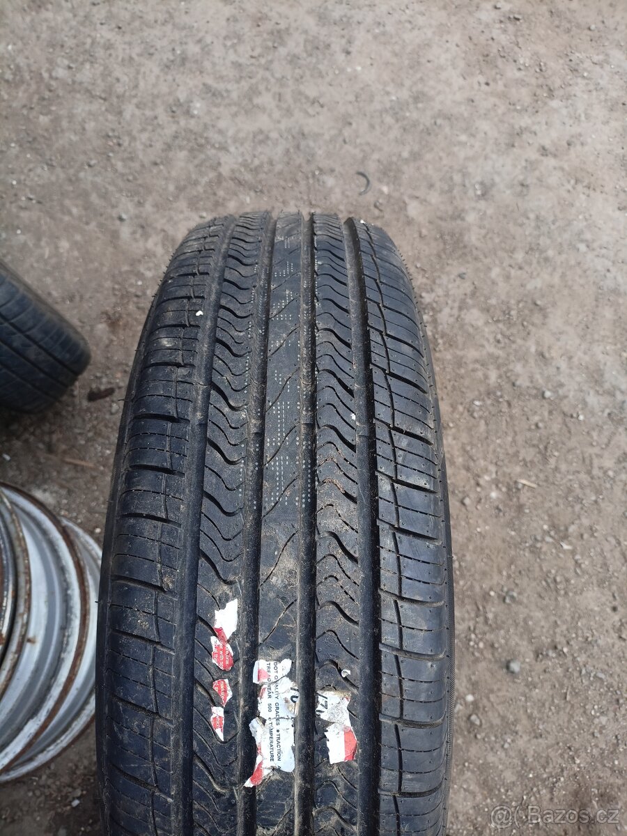 215/70R16 100H