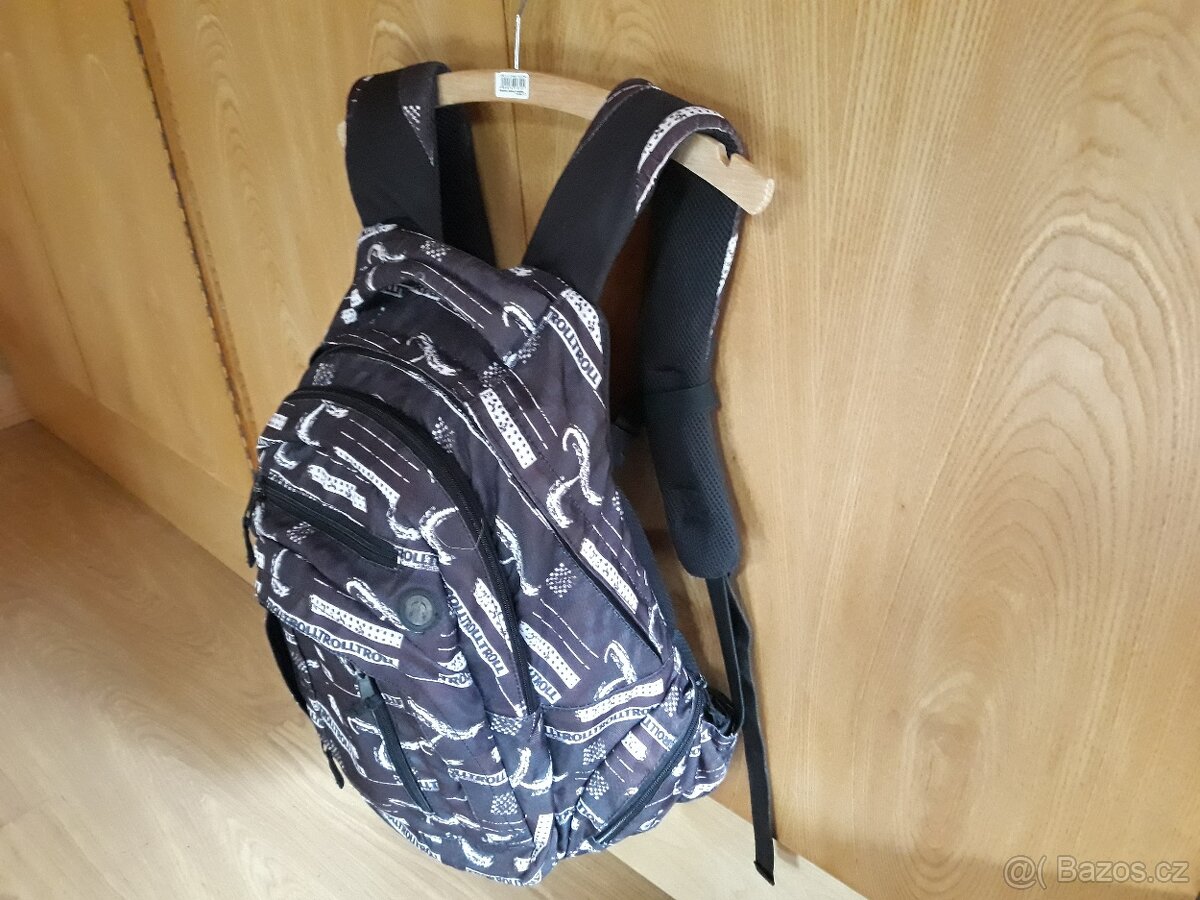 Větší školní batoh