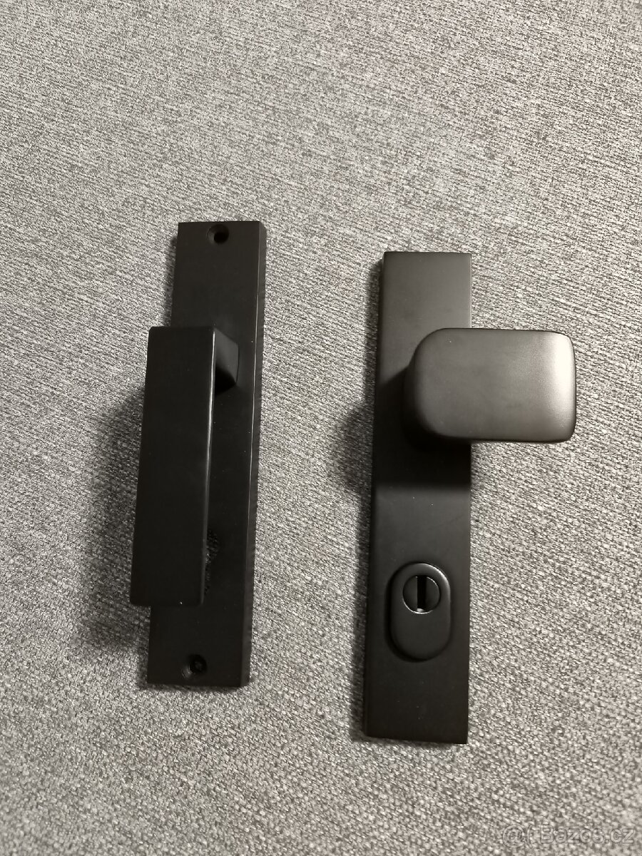 Klika na vstupní dveře