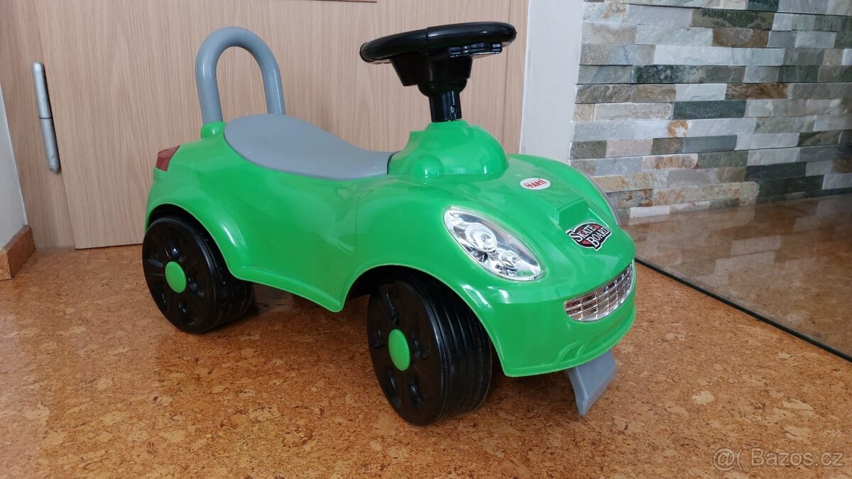 Zelené autíčko - odrážedlo + doprava zdarma