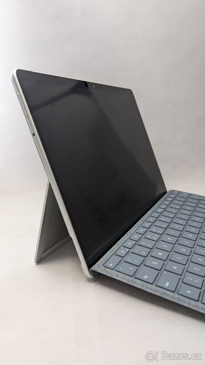 Microsoft Surface Pro 8 + Klávesnice + Pero + Dock