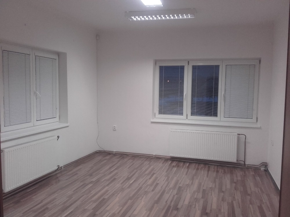 Kancelář + parkování (Ostrava)