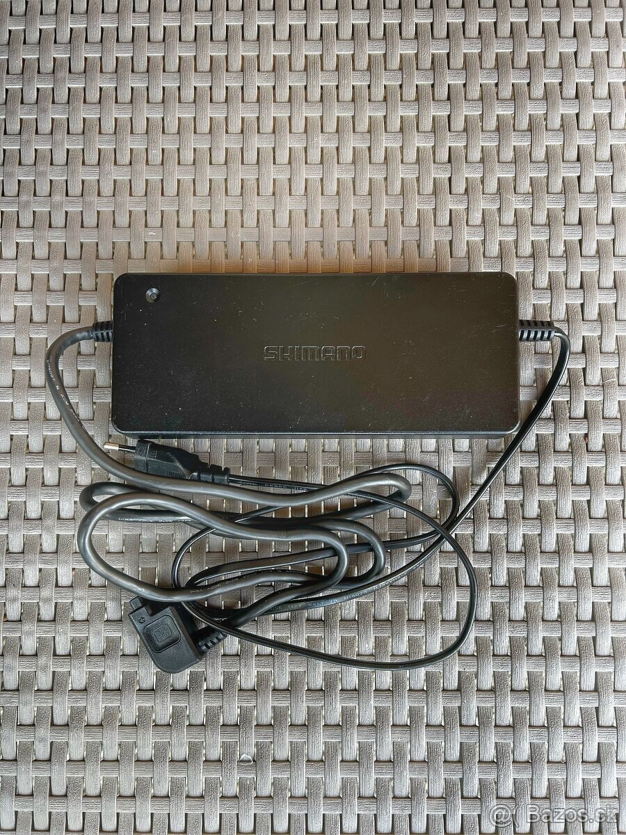 Nabíječka Shimano EC-E6000 pro elektrokola
